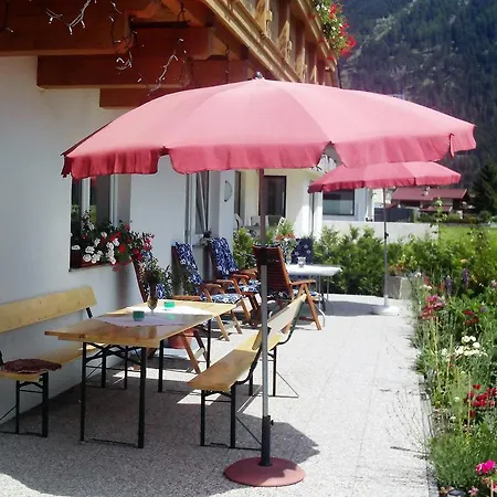 Christine Apartment *